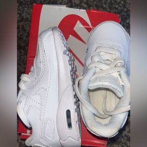 Authentic Nike Air max ‼️ Kids 7c ‼️ 30$ !